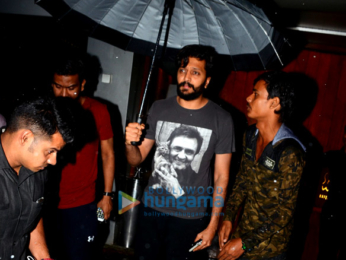 Riteish Deshmukh spotted at Salt Water Cafe, Bandra