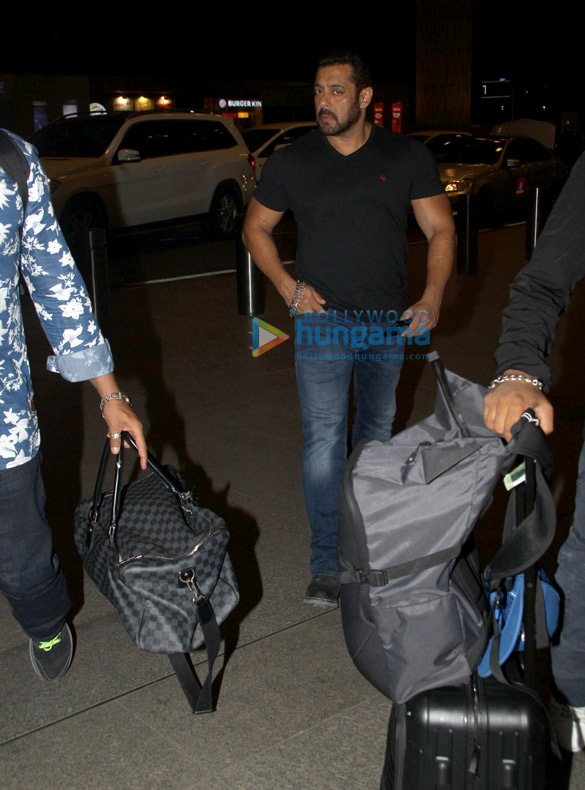 salman khan and katrina kaif snapped at the airport 3