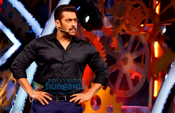 salman khan shoots for an episode of bigg boss 11 2