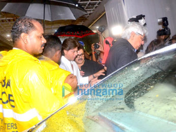 Shah Rukh Khan, Farah Khan, Divya Dutta and others at Kundan Shah's prayer meet