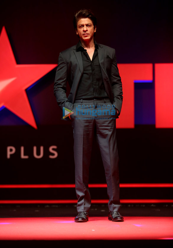 Shah Rukh Khan strikes his signature pose at Auto Expo 2020 see pics