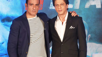 Shah Rukh Khan reveals he wanted to do the part of Akshaye Khanna in Ittefaq Shah Rukh Khan reveals he wanted to do the part of Akshaye Khanna in Ittefaq