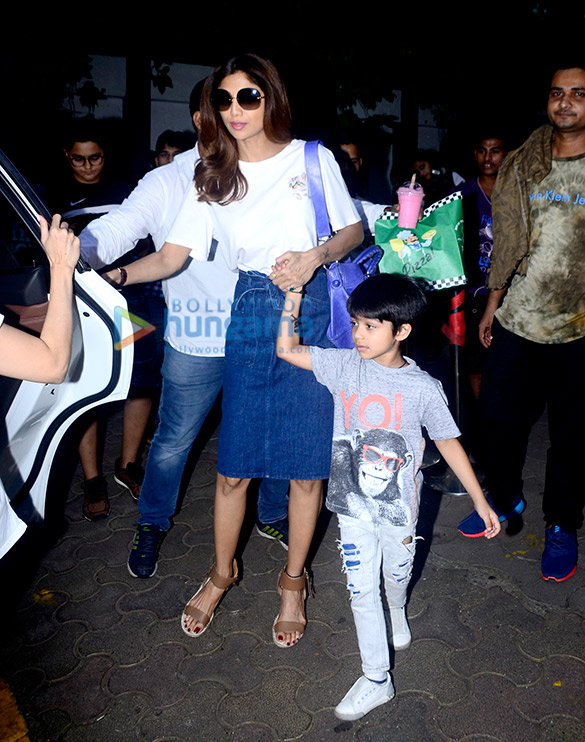 shilpa shetty and shamita shetty snapped at candies 6