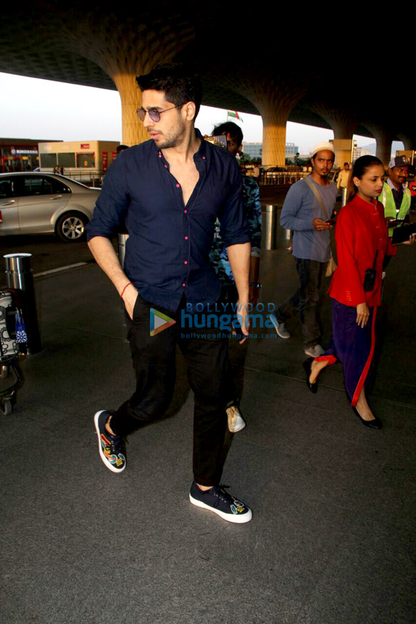 sidharth malhotra and adah sharma snapped at the airport 3