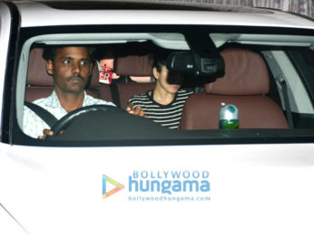 Sunny Leone spotted at Juhu