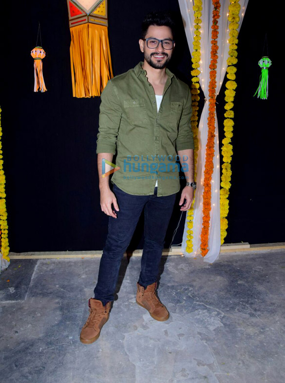 team of golmaal again do a diwali shoot 5