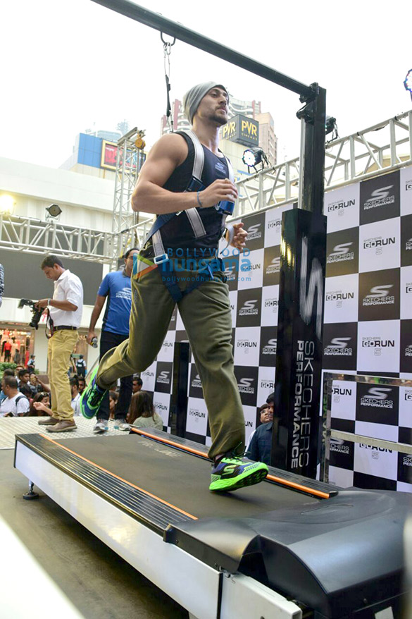 tiger shroff attends the launch of sketchers 5