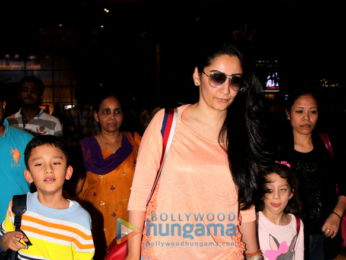 Twinkle Khanna and Manyata Dutt snapped at the airport