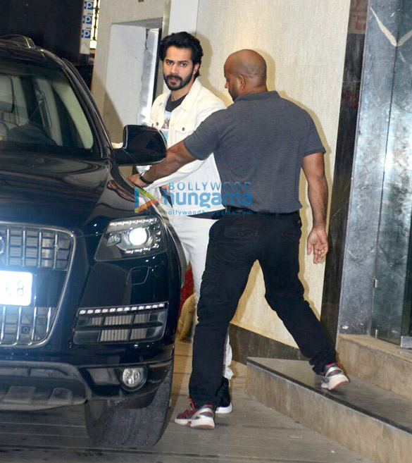 varun dhawan spotted after gym session in khar 6
