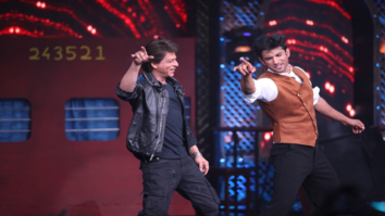 WOW! Shah Rukh Khan and Sushant Singh Rajput set the stage ablaze dancing to ‘Chhaiya Chhaiya’