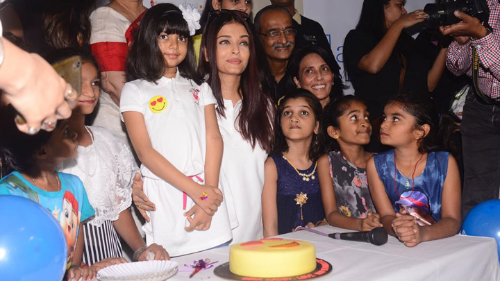 Aishwarya Rai Bachchan Gets Emotional And Slams Media Photographers Aishwarya Rai Bachchan Gets Emotional And Slams Media Photographers