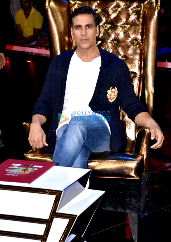 akshay kumar elli avrram sajid khan and shreyas talpade spotted on the sets of the great indian laughter challenge 3