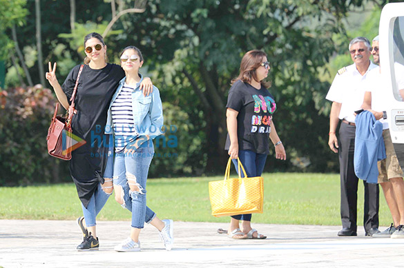 alia bhatt deepika padukone and sidharth malhotra snapped at shah rukh khans birthday party in alibaug 4