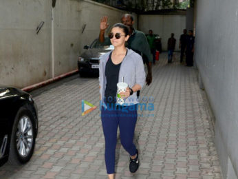 Alia Bhatt spotted at Vishesh films' office in Khar