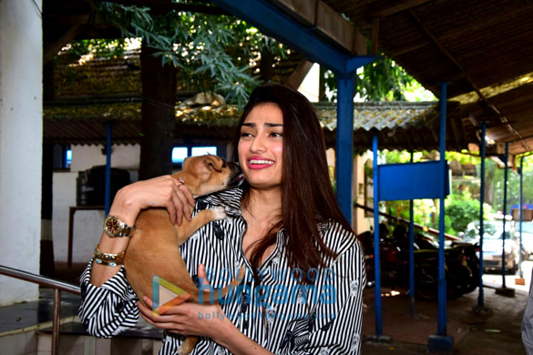 athiya shetty visits bombay society for the prevention of cruelty to animals 3