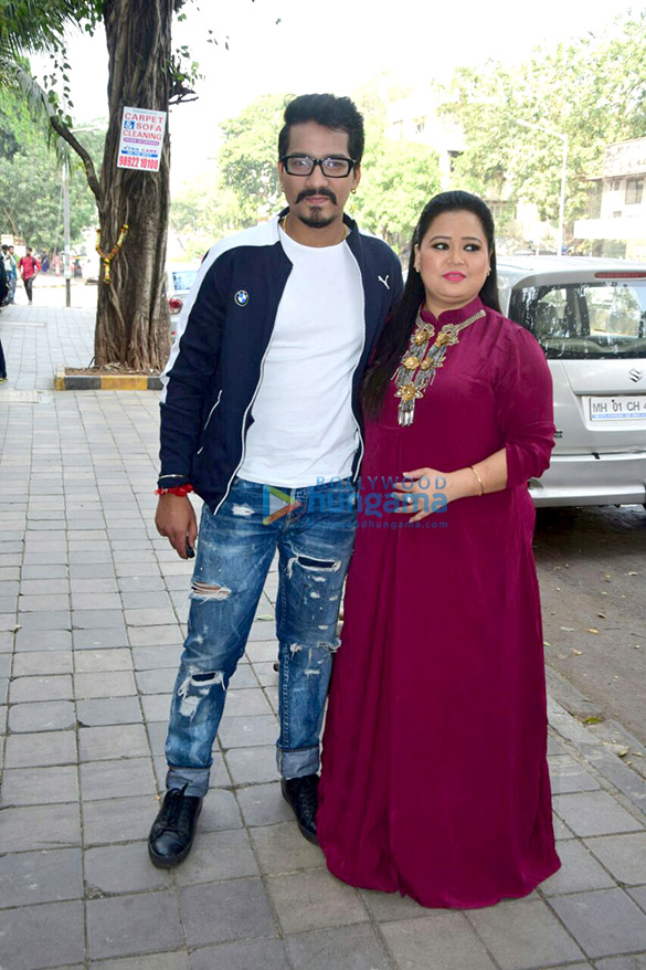 bharti singh harsh limbachiyaa visit neeta lullas store 5