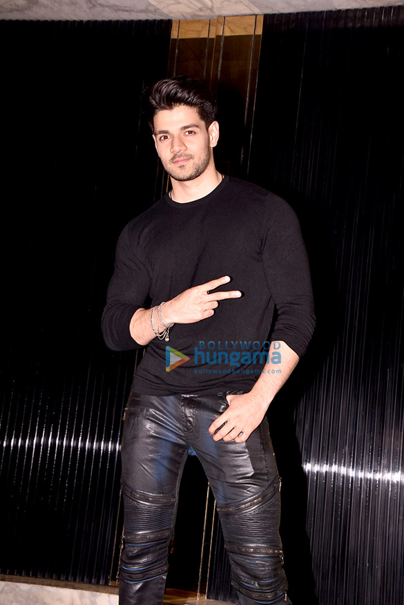 Celebs grace Sooraj Pancholi’s birthday bash Celebs grace Sooraj Pancholi’s birthday bash