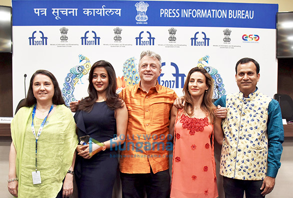 celebs grace closing ceremony of iffi 2017 in goa 2 2