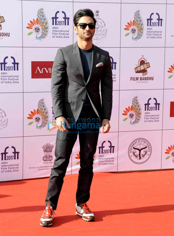celebs grace closing ceremony of iffi 2017 in goa 9