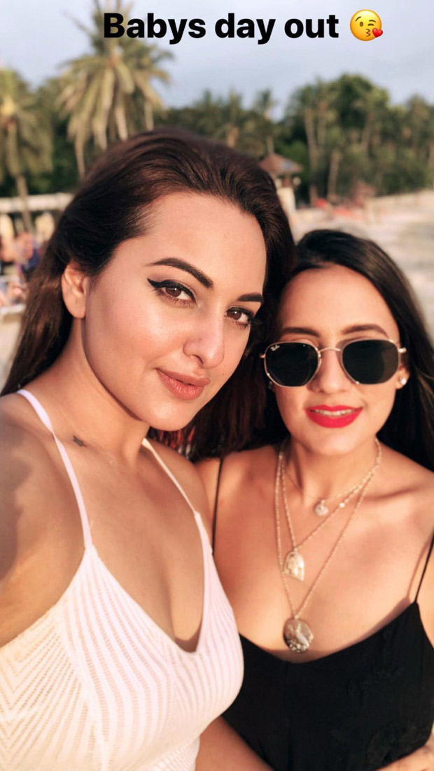 Check out Sonakshi Sinha plays volleyball with friends during her vacation in Singapore