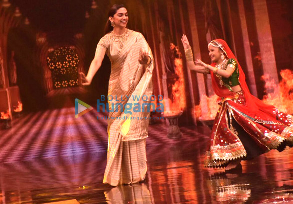 deepika padukone promotes padmavati on the sets of super dancer 2