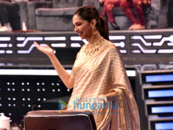 Deepika Padukone promotes Padmavati on the sets of Super Dancer