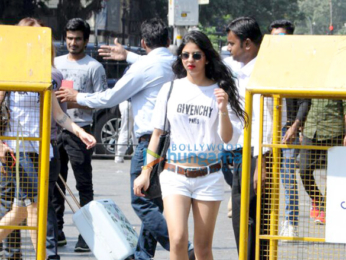 Gauri Khan, Shweta Bachchan Nanda snapped on the way to Alibaug for Shah Rukh Khan's birthday