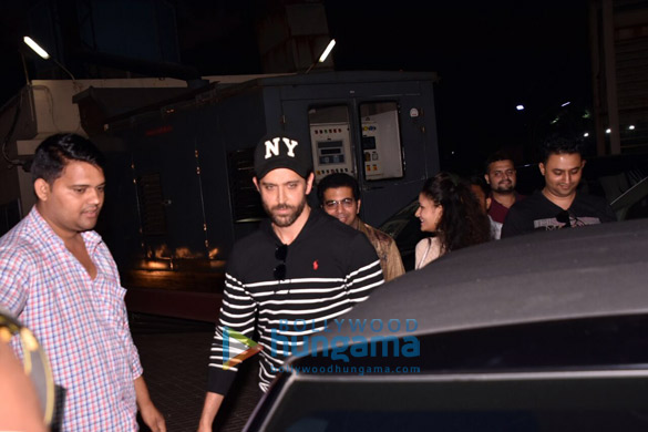 hrithik roshan and akshay kumars family spotted at pvr juhu 5