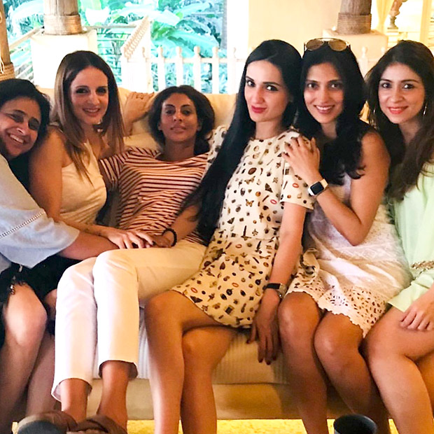 INSIDE PHOTOS Deepika Padukone, Katrina Kaif, Alia Bhatt, Karan Johar, Sidharth Malhotra and others at Shah Rukh Khan's grand birthday bash! (4)