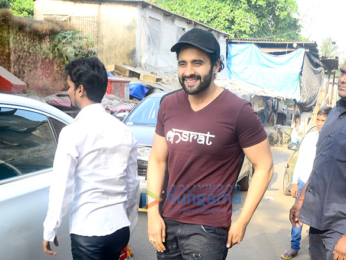 Jackky Bhagnani meets kids at an event organized by Smile Foundation