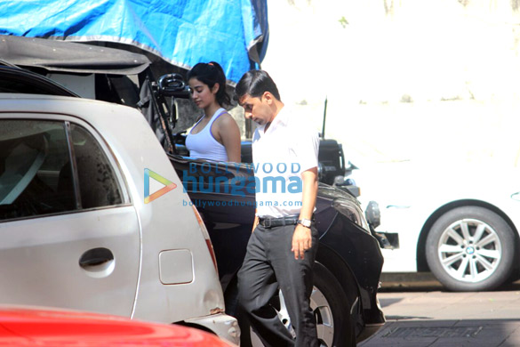 janhvi kapoor snapped at the gym 2
