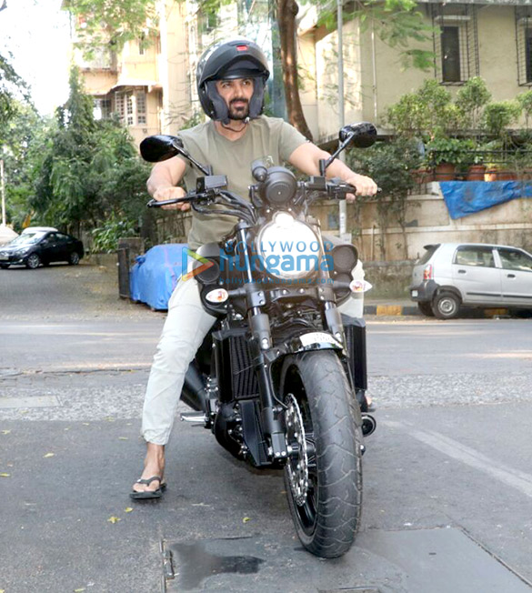 john abraham spotted with his sports car and bike 4