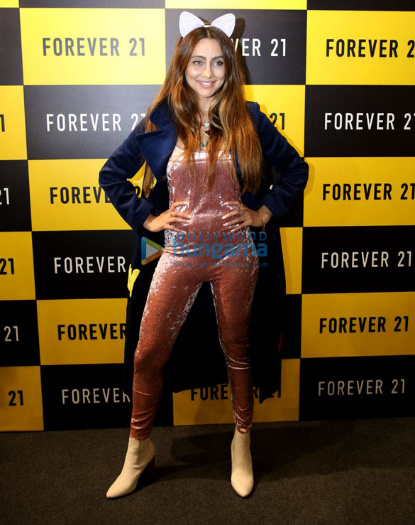 karan and anusha launch forever 21s store in amritsar 6