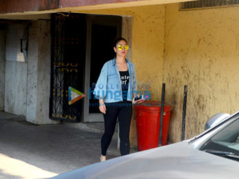 Kareena Kapoor khan snapped post her gym session in Khar