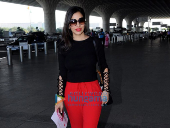 Karisma Kapoor, Sridevi and others snapped at the airport