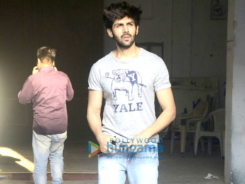 Kartik Aaryan spotted at Bandra