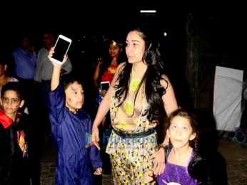 Manyata Dutt snapped with kids