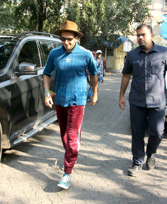 ranveer singh snapped in bandra 4 3