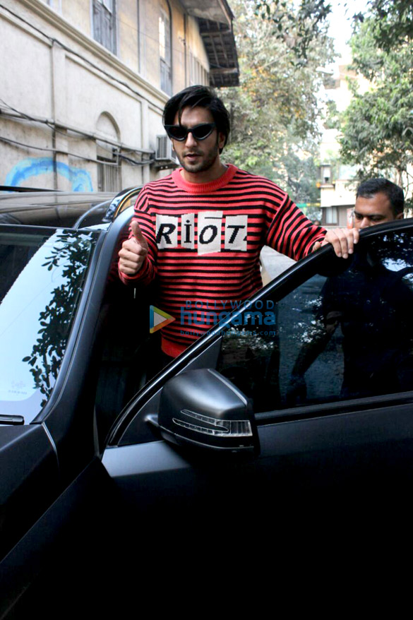 ranveer singh snapped outside a dubbing studio 3