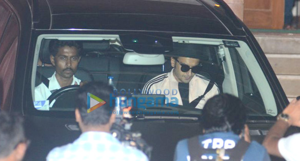 ranveer singh spotted at zoya akhtars residence 4 2