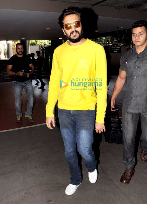 Riteish Deshmukh and Boney Kapoor snapped at the airport