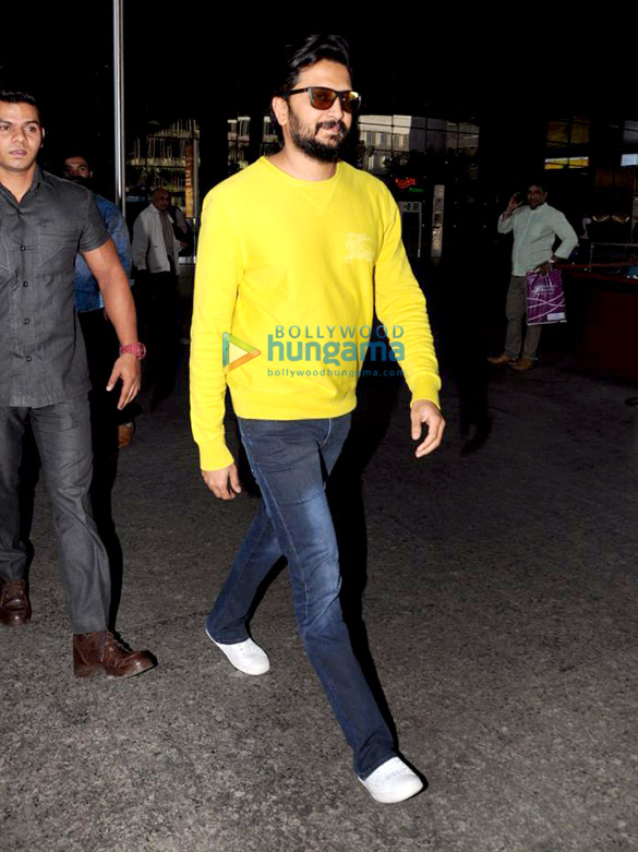 riteish deshmukh snapped at the airport 2