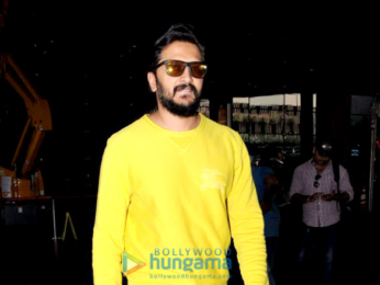 Riteish Deshmukh snapped at the airport