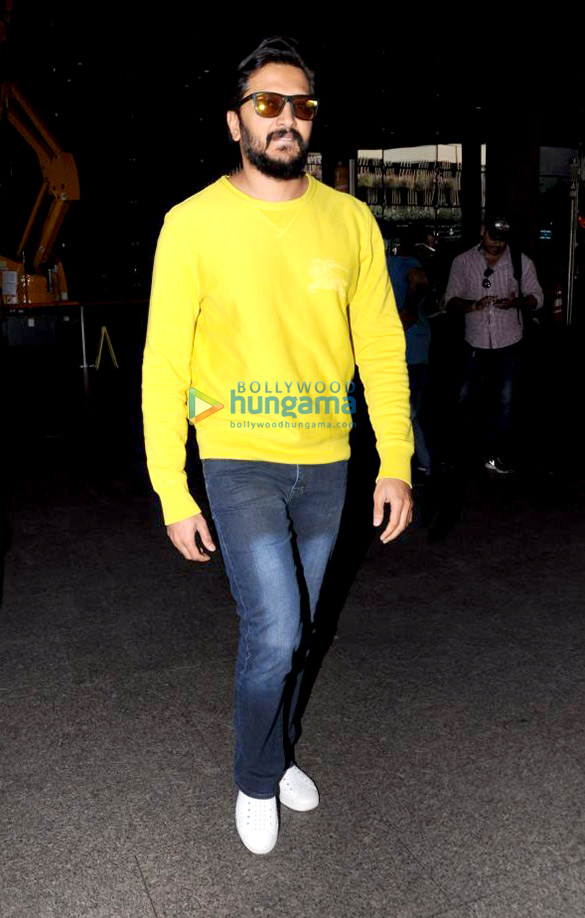 riteish deshmukh snapped at the airport 3