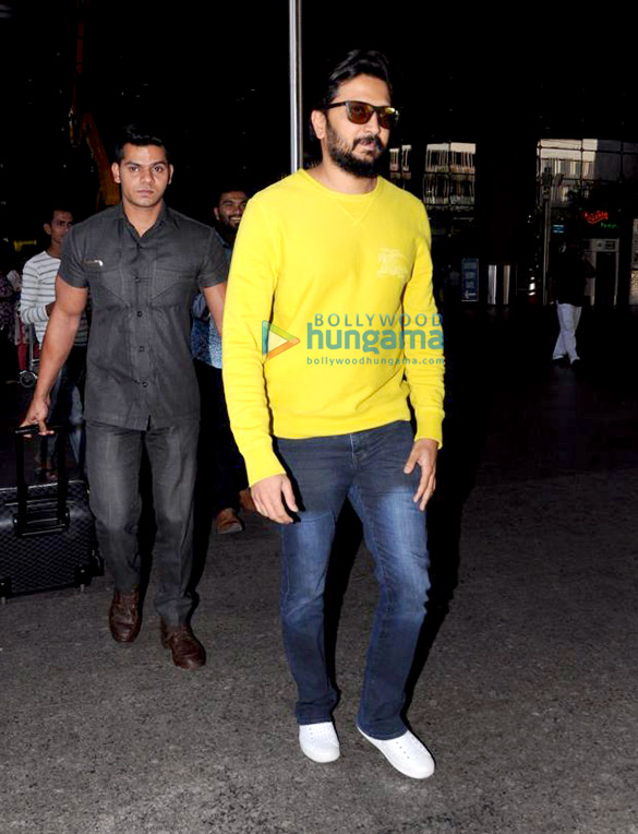 riteish deshmukh snapped at the airport 6
