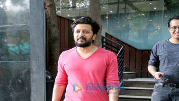 Riteish Deshmukh spotted at Starbucks in Khar
