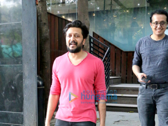 Riteish Deshmukh spotted at Starbucks in Khar