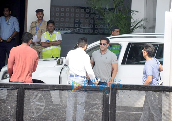 salman khan leaves for goa to attend iifa 2017 4