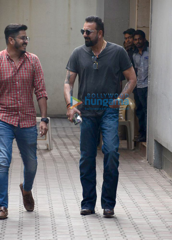 sanjay dutt snapped at the office of vishesh films 4