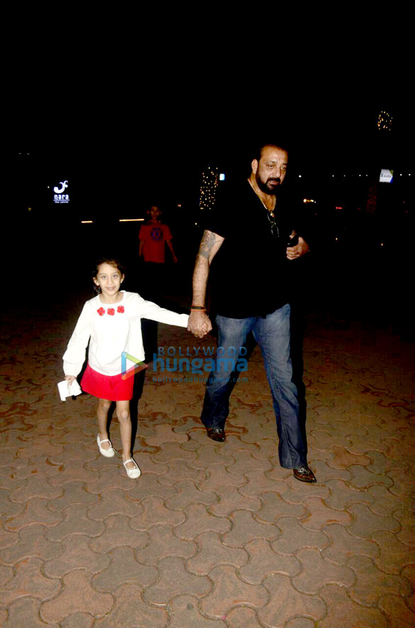 sanjay dutt snapped with his kids at yautcha 3